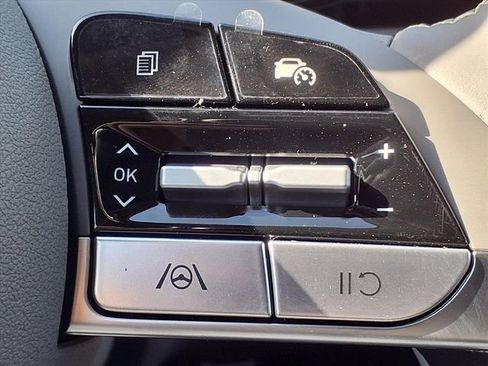 New 2025 Hyundai Elantra Sport image 22