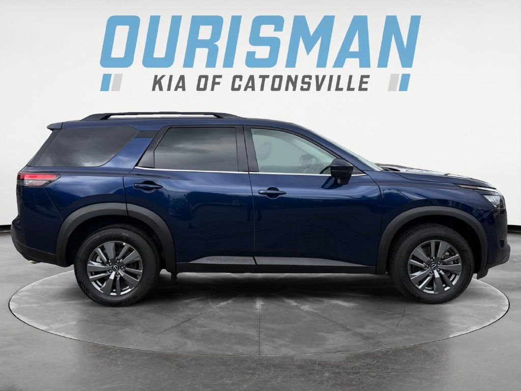 Used 2025 Nissan Pathfinder SV FWD image 7