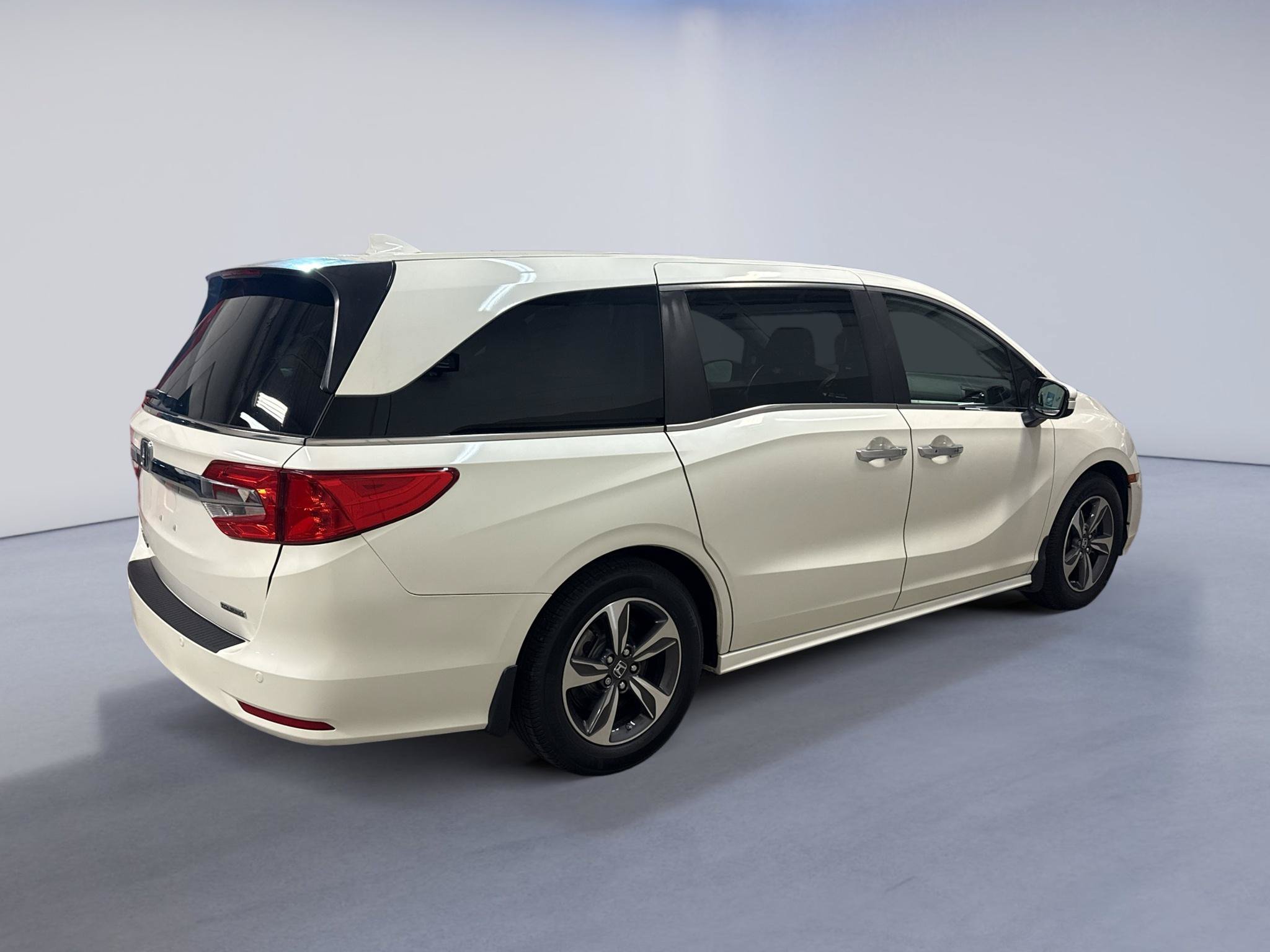 Used 2018 Honda Odyssey Touring image 8