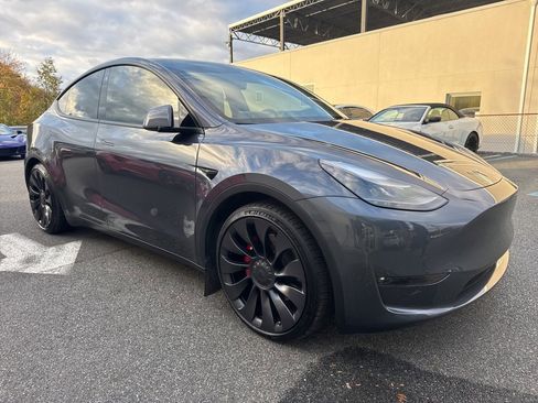 Used 2023 Tesla Model Y Performance image 1