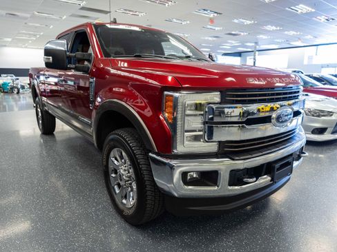 Used 2019 Ford F250 King Ranch w/ King Ranch Ultimate Package AWD/4WD image 3