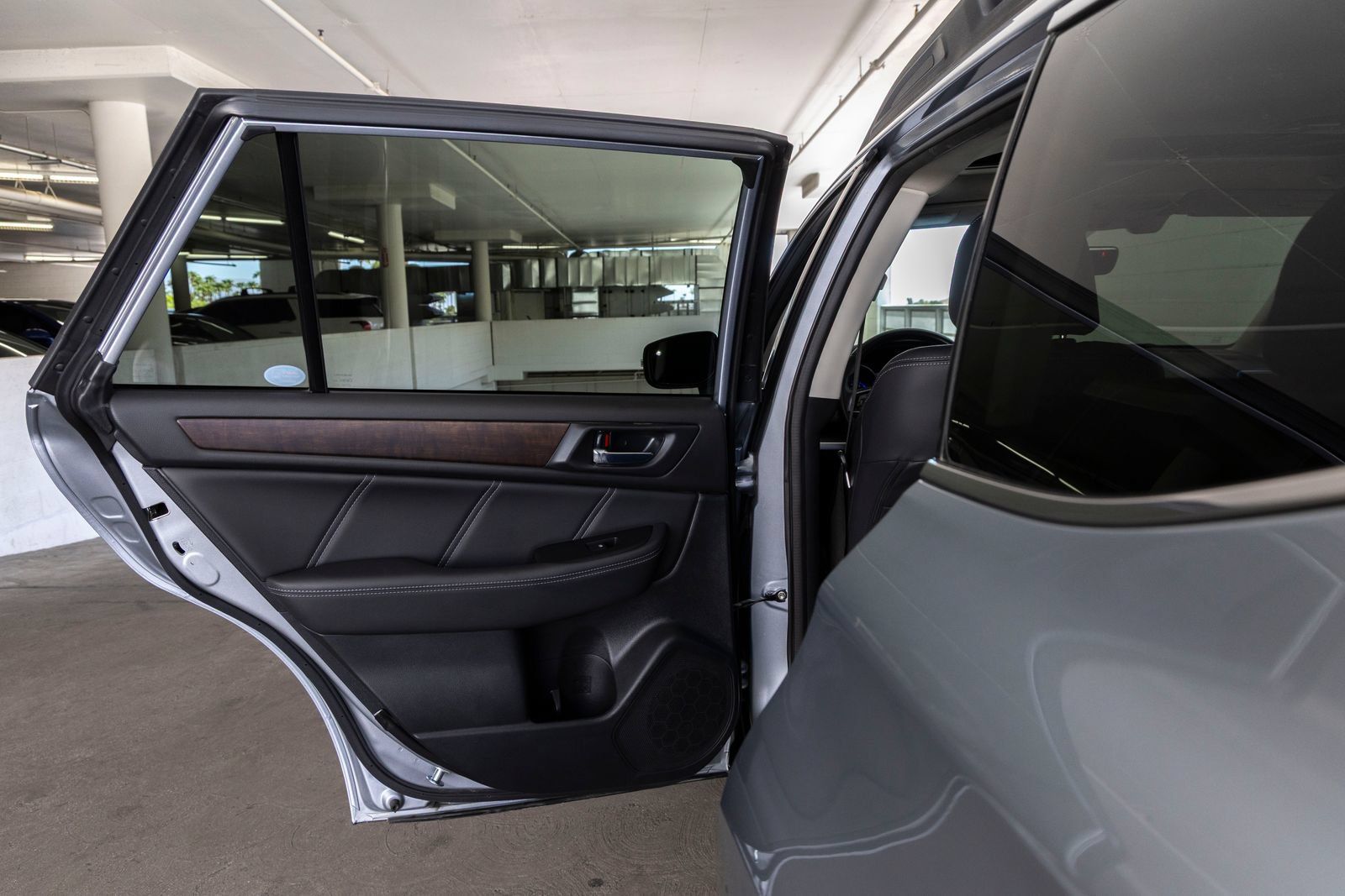 Used 2019 Subaru Outback 3.6R Limited AWD/4WD image 17