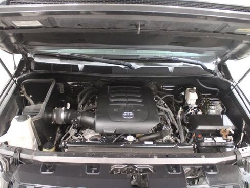 Used 2018 Toyota Tundra Platinum AWD/4WD image 45