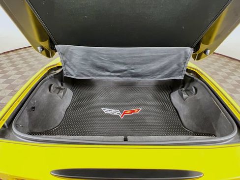 Used 2007 Chevrolet Corvette Coupe w/ Preferred Equipment Group RWD image 22