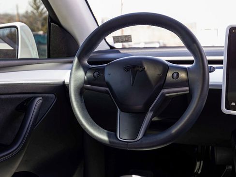 Used 2023 Tesla Model Y Long Range image 22