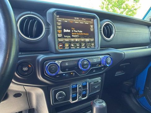 Used 2021 Jeep Wrangler Unlimited Sahara AWD/4WD image 24