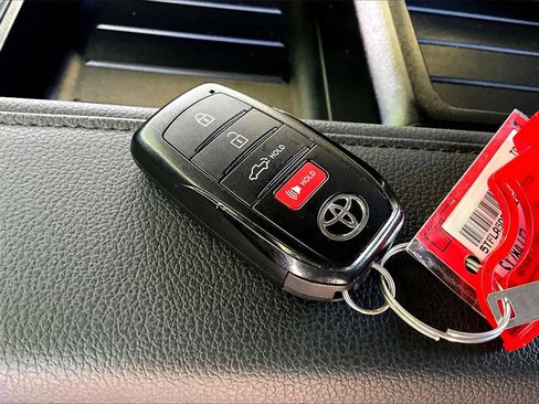 Used 2025 Toyota Tundra SR5 image 31