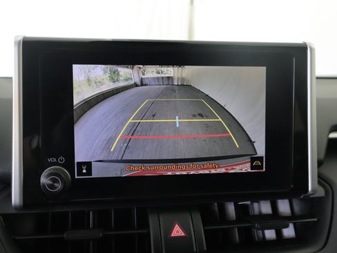 Used 2025 Toyota RAV4 LE AWD/4WD image 18