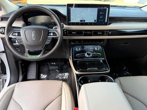 Used 2022 Lincoln Nautilus Reserve image 29