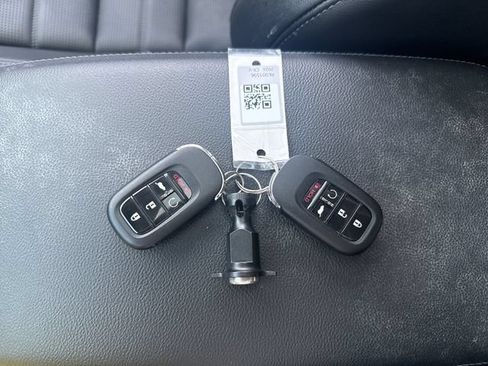 Used 2024 Honda CR-V EX-L image 12