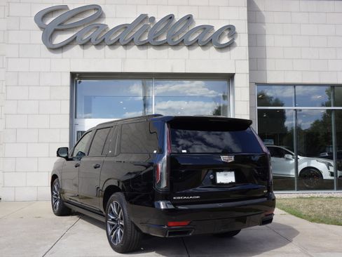 Used 2024 Cadillac Escalade ESV Sport Platinum w/ LPO, Floor Liner Package image 8