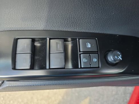 Used 2026 Toyota Camry XLE FWD image 28