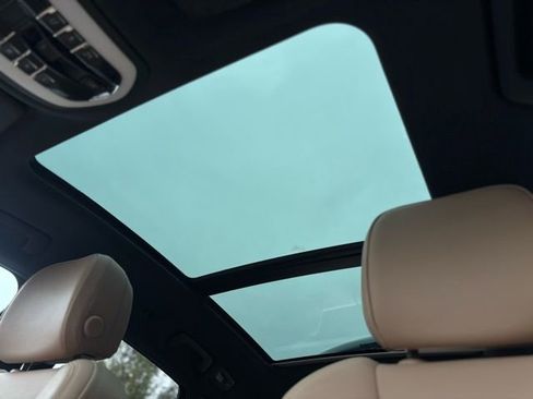 Used 2023 Porsche Macan image 68