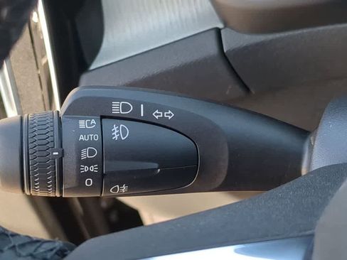 Used 2026 Volvo XC40 B5 Plus w/ Protection Package Premier image 25