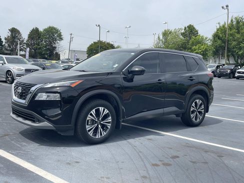 Used 2023 Nissan Rogue SV FWD image 3