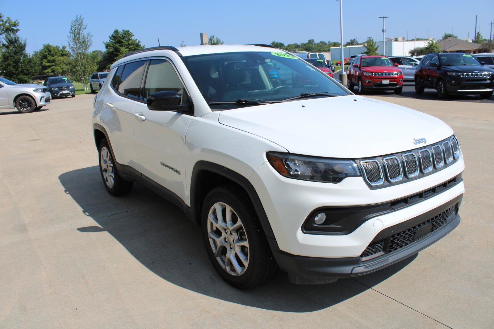 Used 2022 Jeep Compass Latitude AWD/4WD image 5