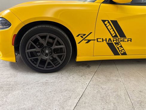 Used 2017 Dodge Charger R/T image 16