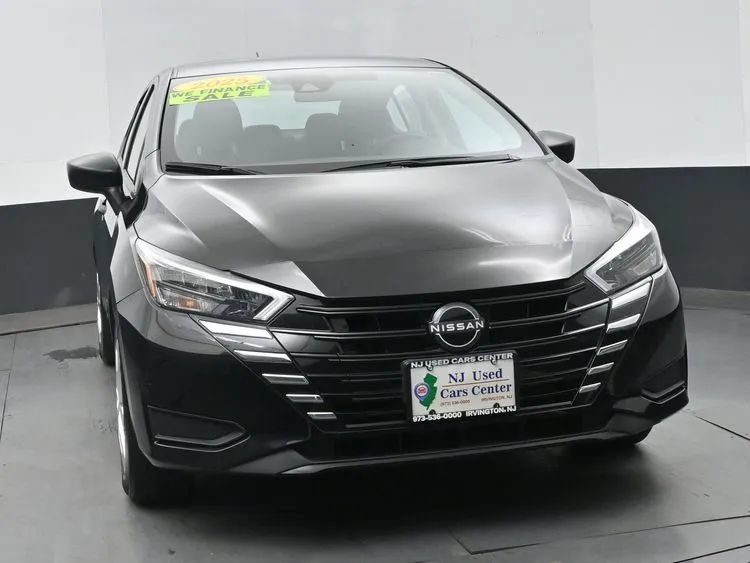 Used 2025 Nissan Versa S FWD image 3