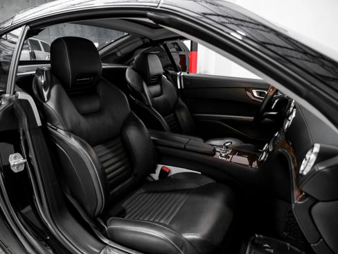 Used 2017 Mercedes-Benz SL 550 image 40
