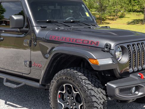 Used 2023 Jeep Gladiator Rubicon w/ LED Lighting Group AWD/4WD image 11