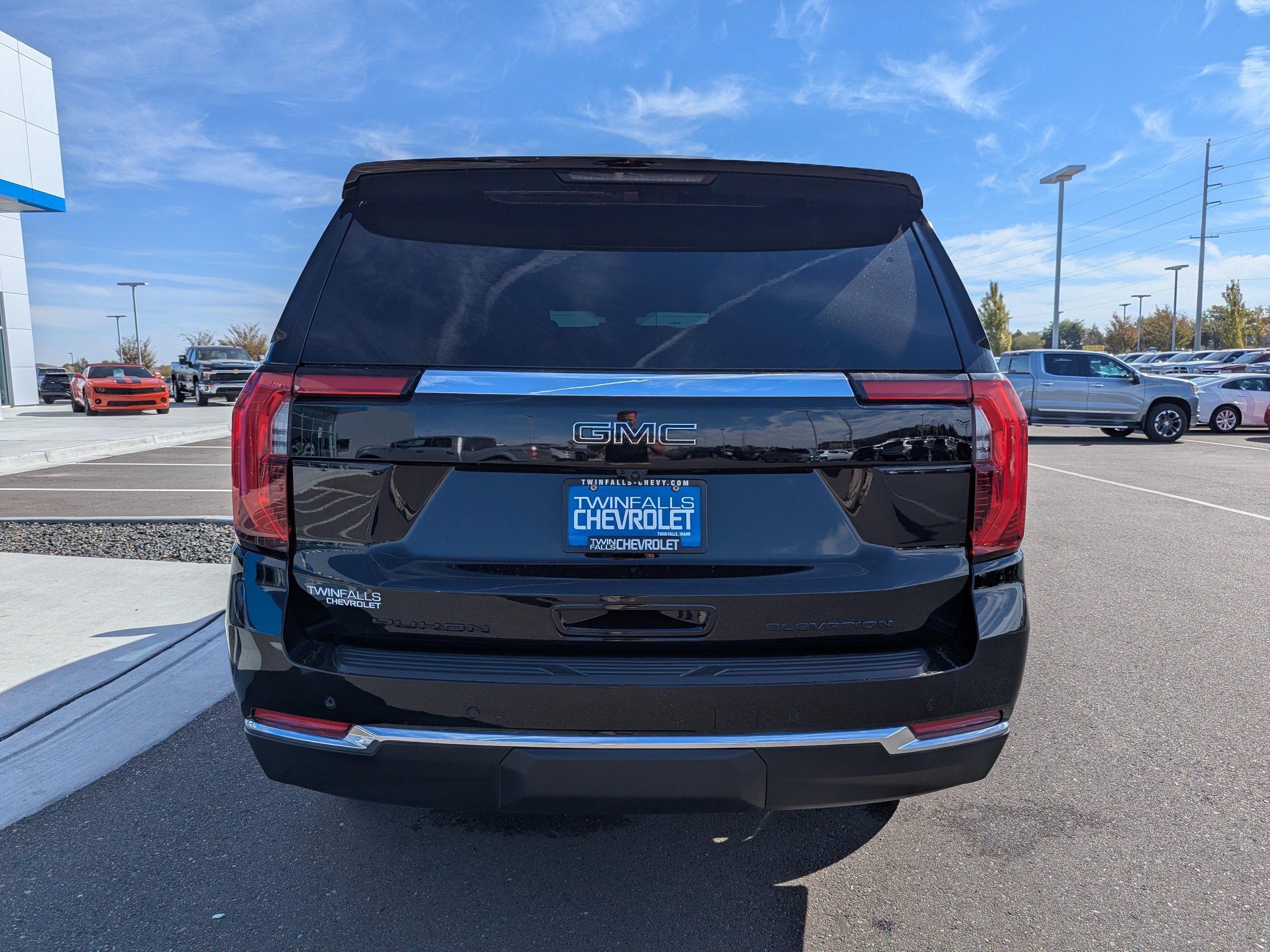 Used 2025 GMC Yukon XL Elevation AWD/4WD image 36