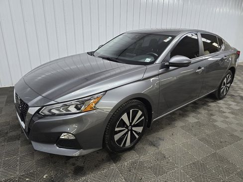 Used 2022 Nissan Altima 2.5 SV w/ SV Premium Package image 8