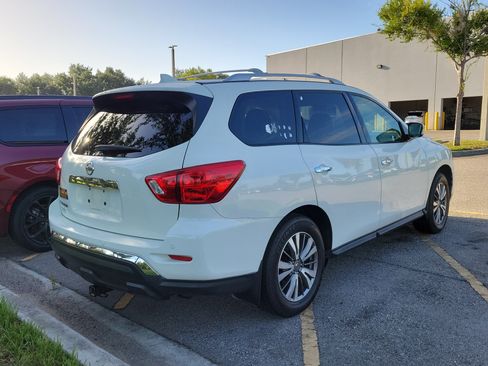 Used 2019 Nissan Pathfinder S FWD image 3
