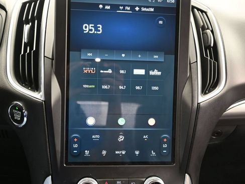 Used 2024 Ford Edge Titanium AWD/4WD image 18