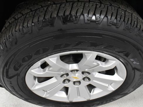 Used 2019 Chevrolet Colorado LT w/ LT Convenience Package image 9