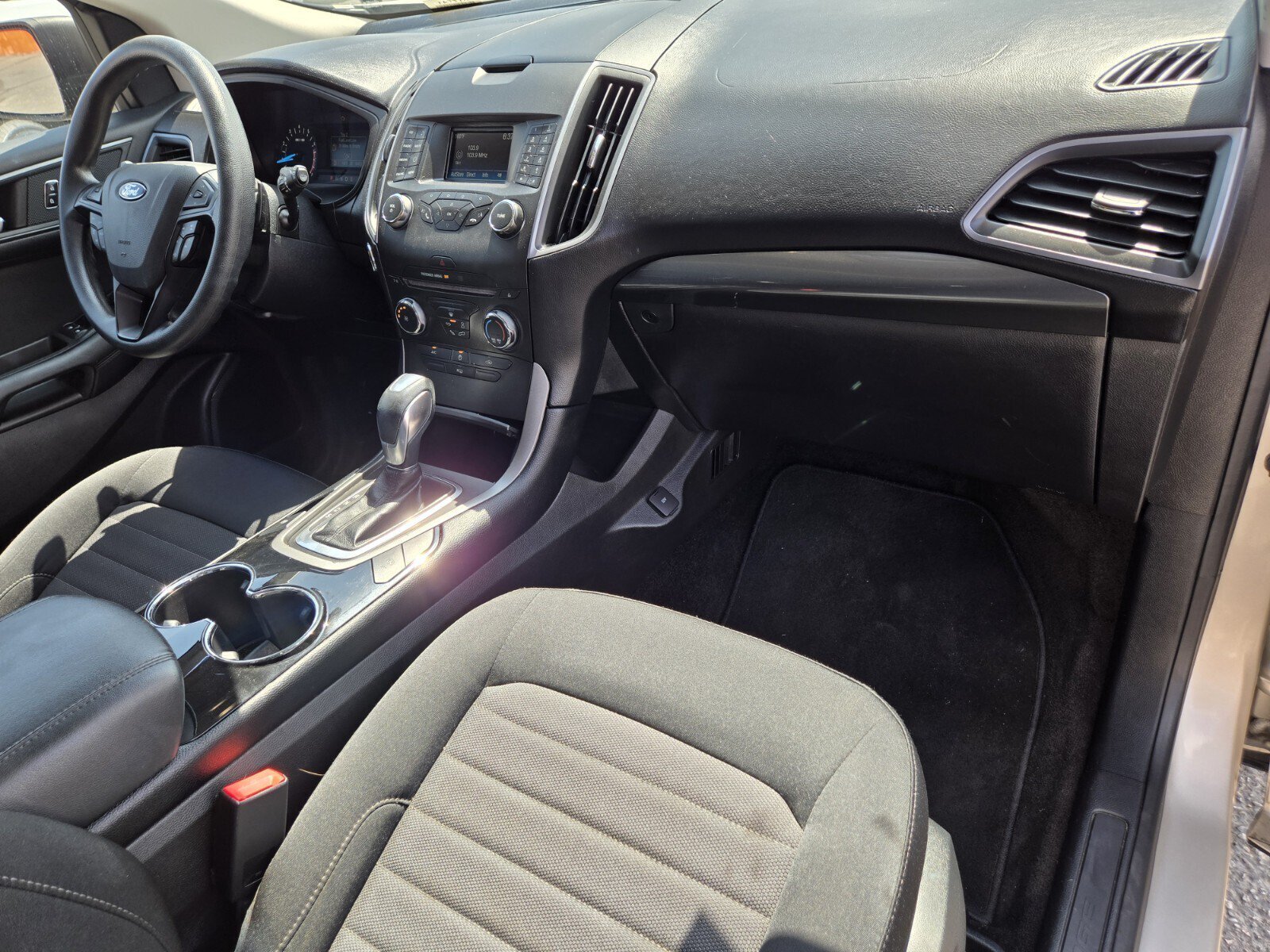 Used 2017 Ford Edge SE FWD image 13