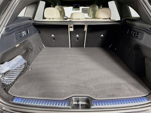 Used 2025 Mercedes-Benz GLC 300 4MATIC image 22