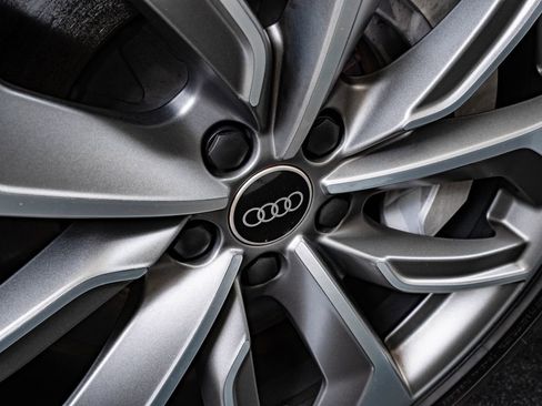 Used 2021 Audi e-tron Premium Plus w/ Premium Plus Package AWD/4WD image 8
