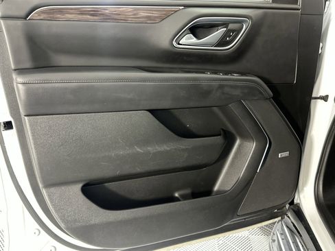 Used 2022 Chevrolet Suburban LT RWD image 29
