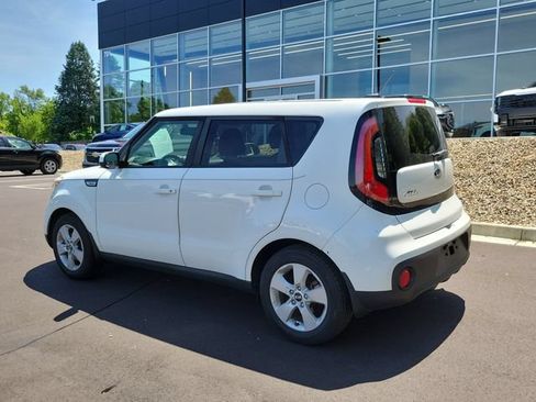 Used 2018 Kia Soul FWD image 4