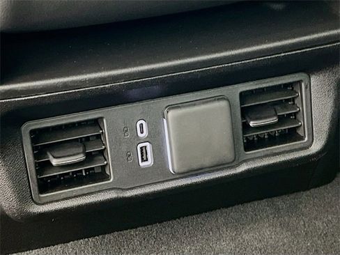 Used 2025 GMC Sierra 1500 SLT image 34