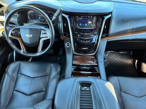 Used 2020 Cadillac Escalade ESV Luxury image 14