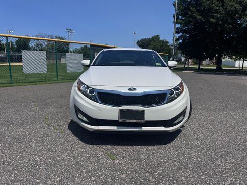 Used 2013 Kia Optima LX FWD image 2