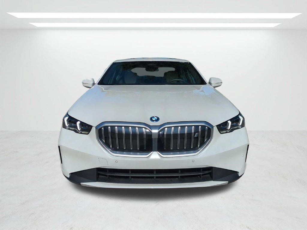 New 2026 BMW i5 eDrive40 w/ Premium Package AWD/4WD image 9