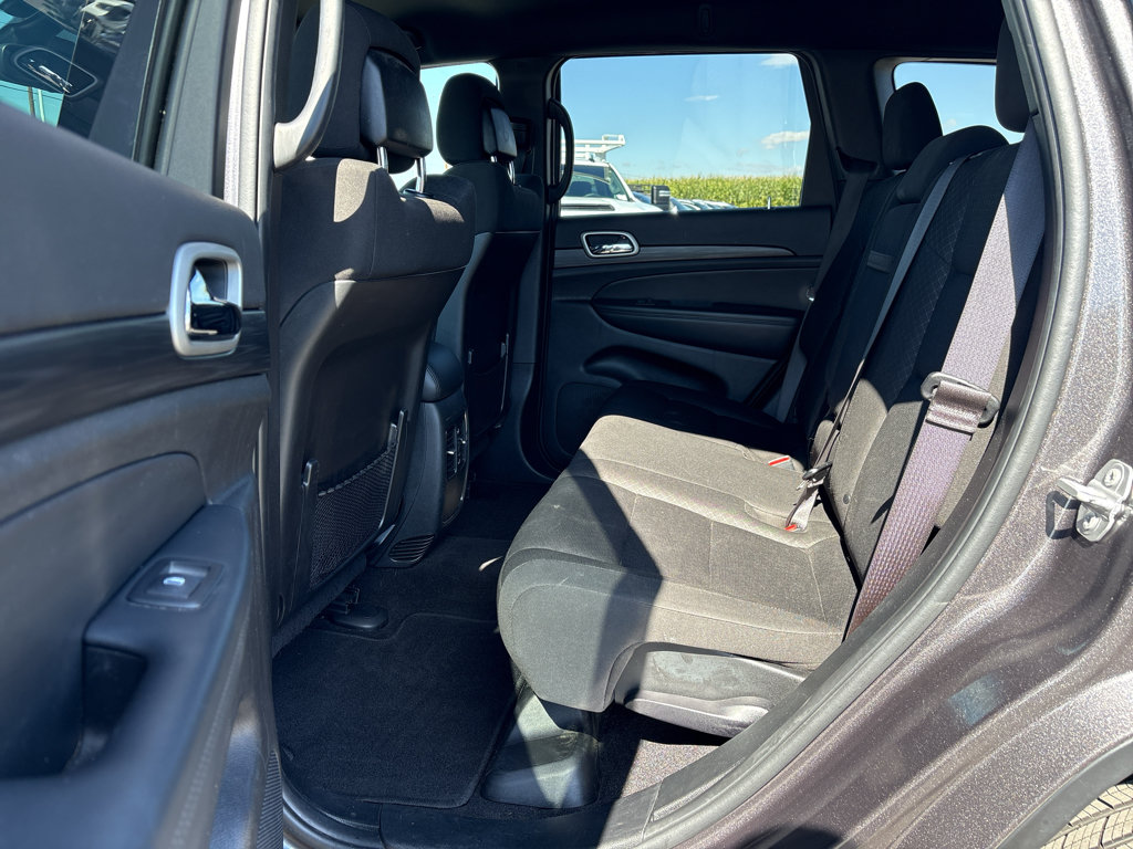 Used 2021 Jeep Grand Cherokee Laredo AWD/4WD image 16