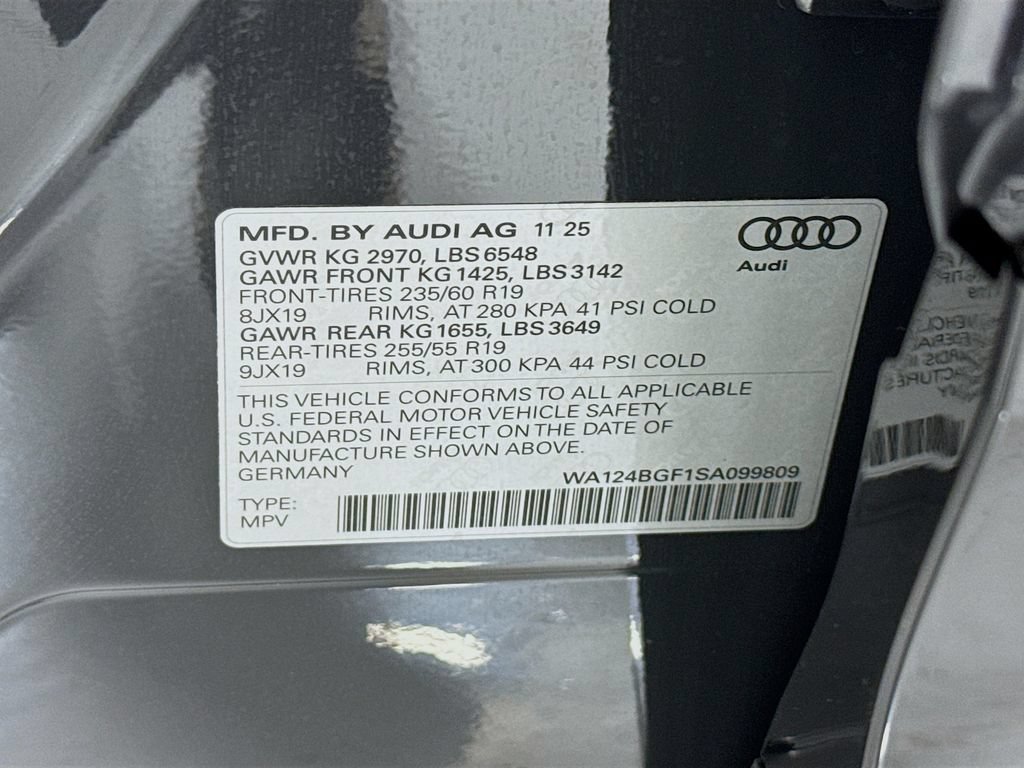 Used 2025 Audi Q6 e-tron Premium Plus AWD/4WD image 35