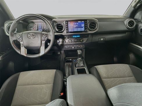 Certified 2023 Toyota Tacoma TRD Off-Road image 29