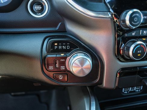 Used 2024 RAM 1500 Laramie image 12