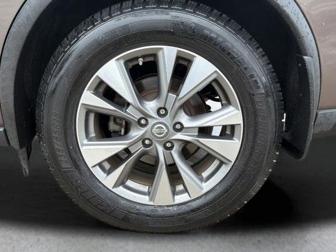 Used 2017 Nissan Murano SV w/ Visibility Package AWD/4WD image 28