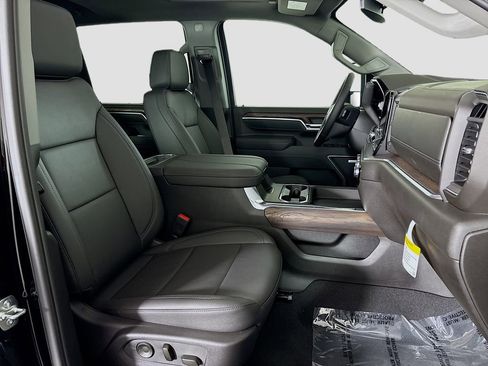 New 2025 GMC Sierra 3500 SLT w/ SLT Premium Package image 29