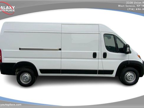 Used 2025 RAM ProMaster 3500 w/ Convenience Group FWD image 4
