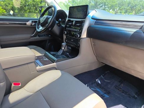 Used 2022 Lexus GX 460 Luxury w/ Sport Design Package AWD/4WD image 9