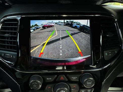 Used 2019 Jeep Grand Cherokee Limited AWD/4WD image 15