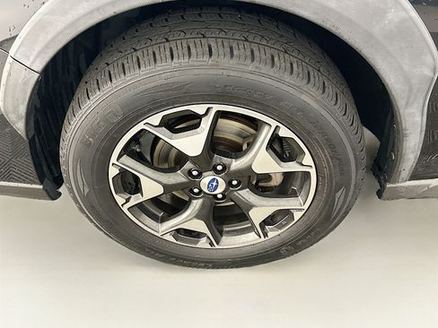Used 2018 Subaru Crosstrek 2.0i Premium AWD/4WD image 11