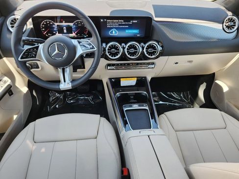 New 2025 Mercedes-Benz GLA 250 4MATIC image 13