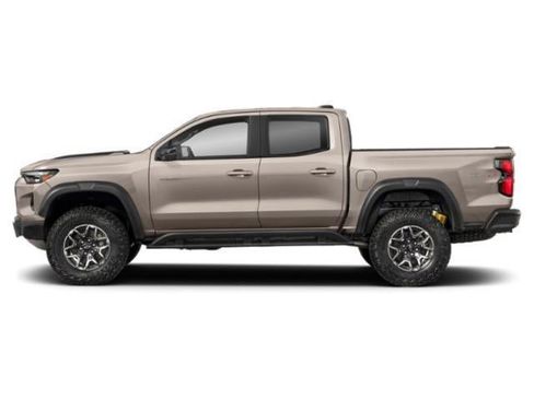 Used 2026 Chevrolet Colorado ZR2 w/ Technology Package AWD/4WD image 2